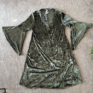 NWT: Women’s unique crushed velvet flowy costume dress with big flowy sleeves SM